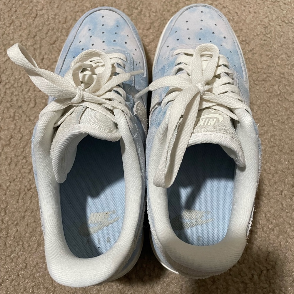 Nike AirForce 1s - Picture 3 of 4